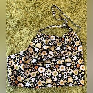 halter top scrunchie type material in back